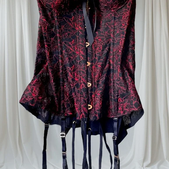 Limited Edition Savage X Fenty Black and Red Lace Shapewear - Picture 3 of 10